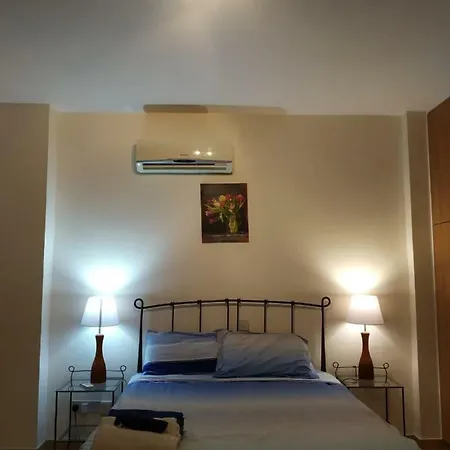 Queens Garden 2bedroom Vintage Townhouse * Paphos