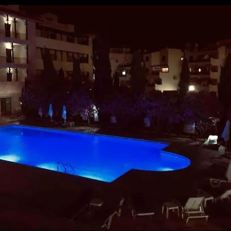 Casa vacanze Queens Garden 2bedroom Vintage Townhouse *