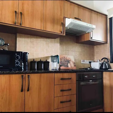 Queens Garden 2bedroom Vintage Townhouse Casa vacanze Paphos